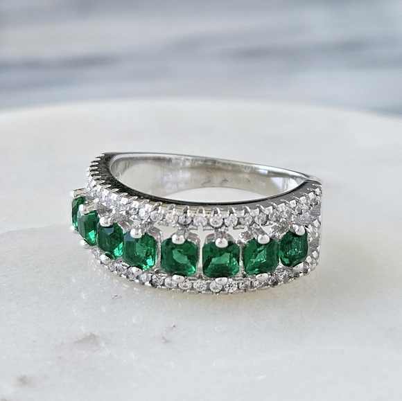Green Emerald eternity ring, 925 Sterling Silver Charmed Aroma - Picture 2 of 8